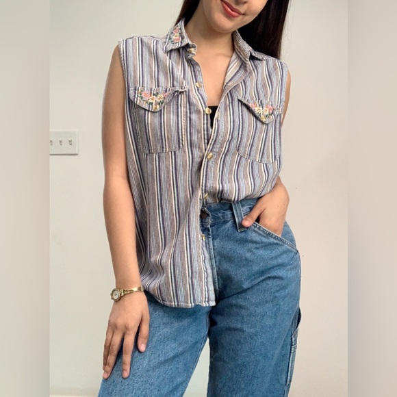 Vintage Striped button-up sleeveless shirt - Picture 2 of 7